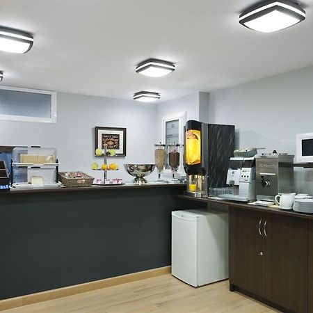 Hostal T4 Paracuellos de Jarama Buitenkant foto